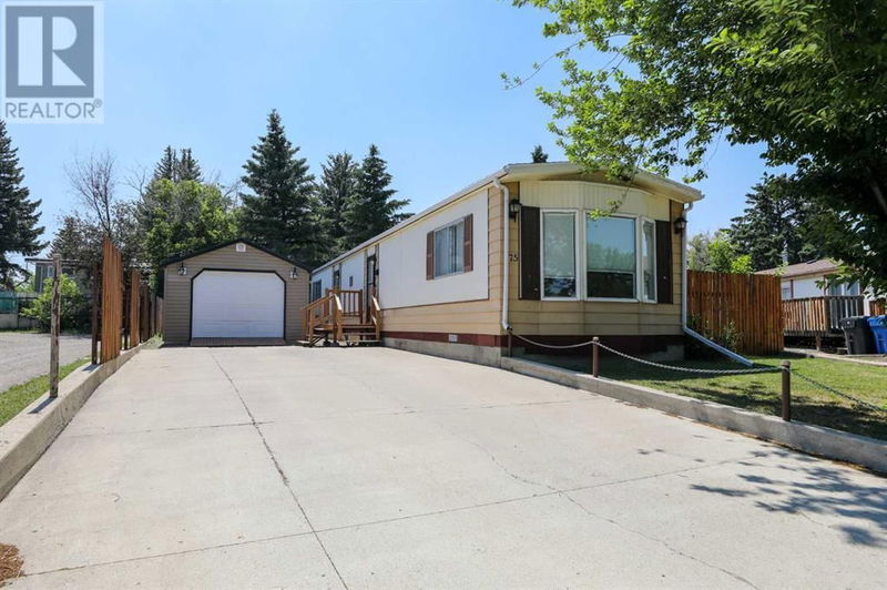 75 Dalhousie Court West Lethbridge, Alberta