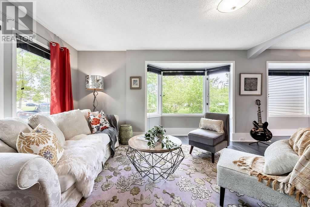439 15 AVENUE NORTHEAST Image 3