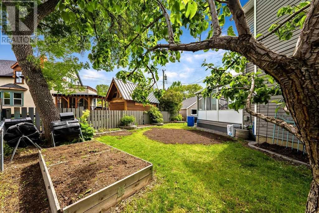 439 15 AVENUE NORTHEAST Image 39