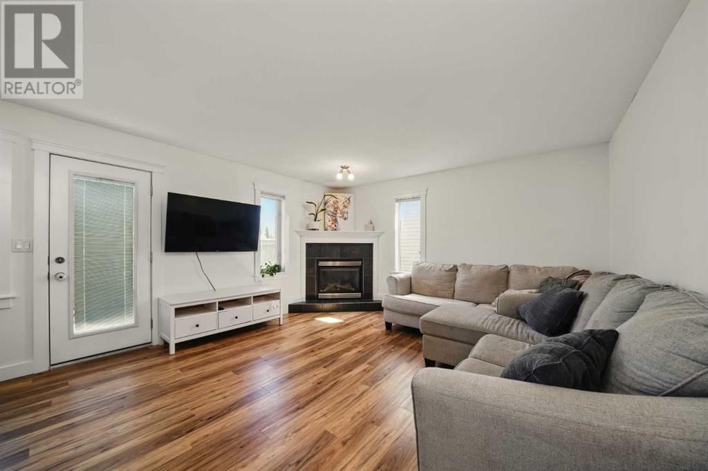 111 REICHLEY STREET Image 15