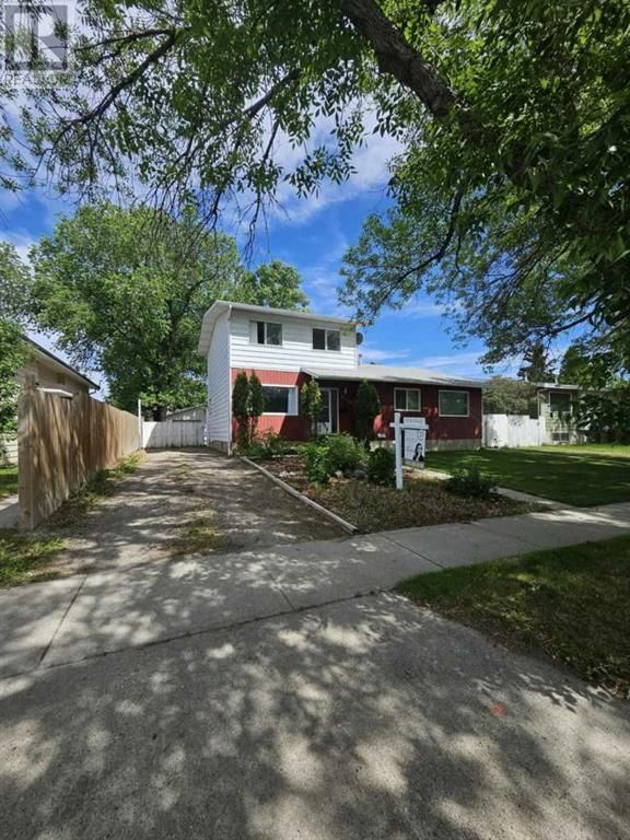 2105 13 Street North Lethbridge, Alberta