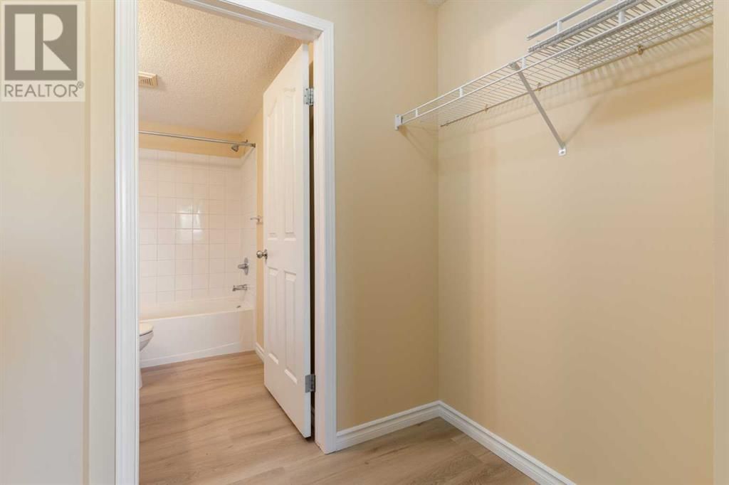 8 BRIDLECREST DRIVE SOUTHWEST Image 21