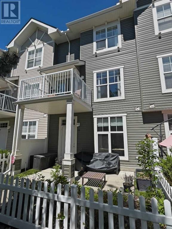 15 TOSCANA GARDENS NORTHWEST Image 2