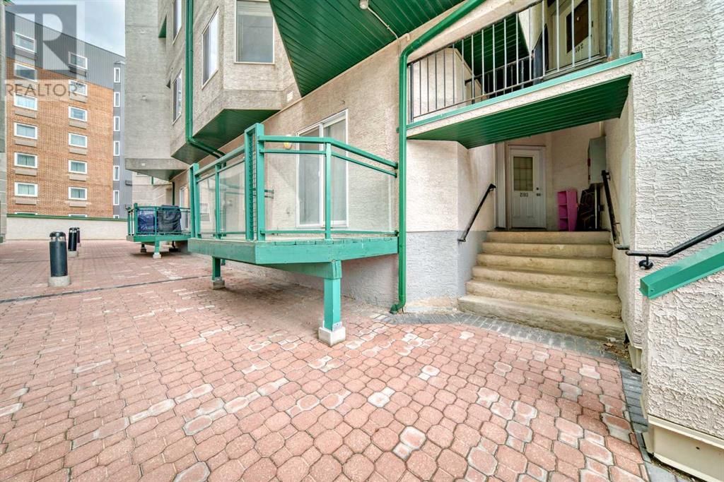 1514 11 STREET SOUTHWEST Image 6