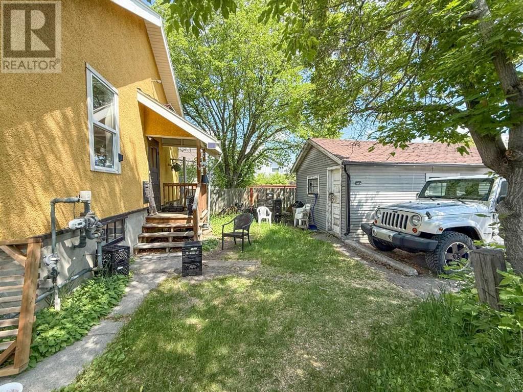 204 7A STREET NORTHEAST Image 32