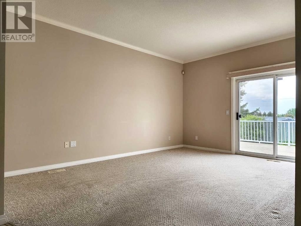 27 SKYLINE CRESCENT Image 12