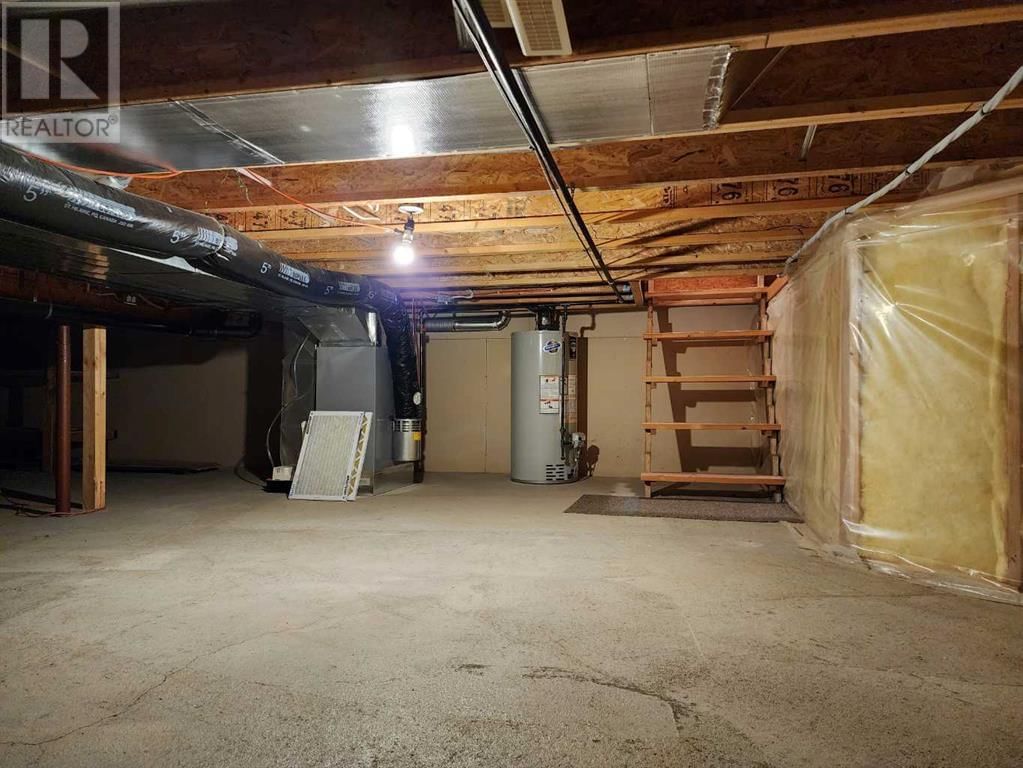 27 SKYLINE CRESCENT Image 18