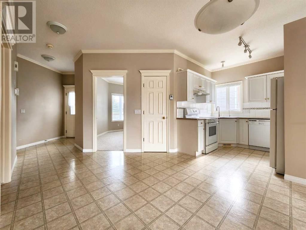 27 SKYLINE CRESCENT Image 3