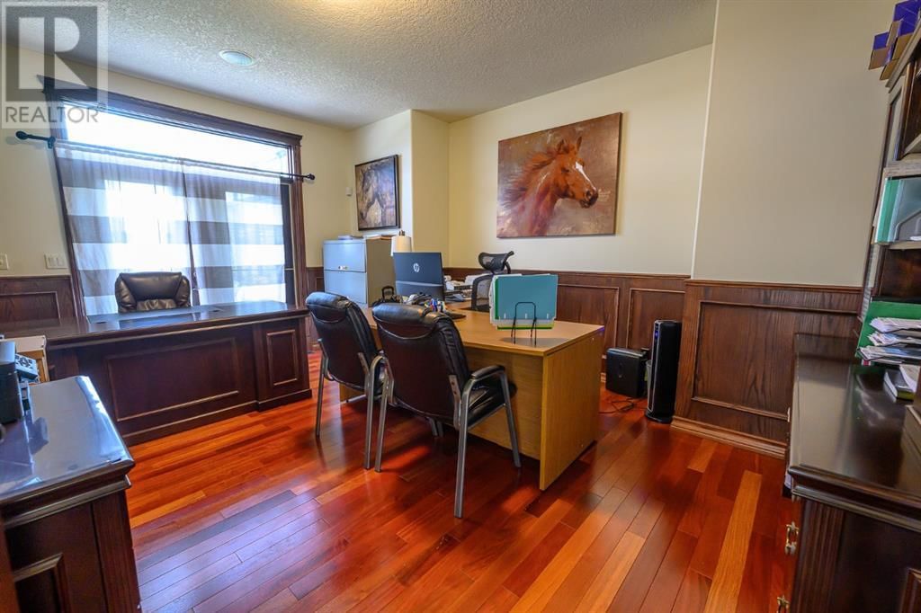61011 704A TOWNSHIP Image 16