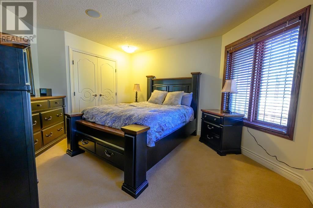 61011 704A TOWNSHIP Image 23