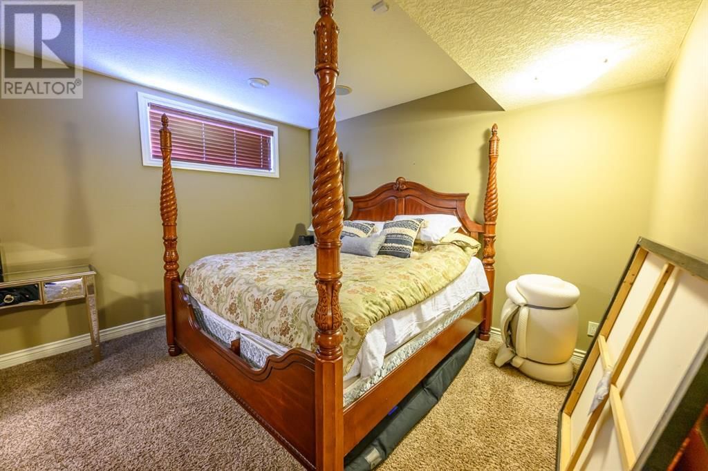 61011 704A TOWNSHIP Image 32