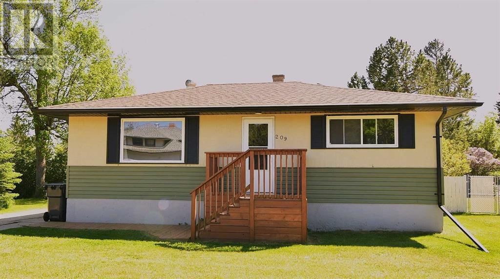 209 3 AVENUE WEST Image 1