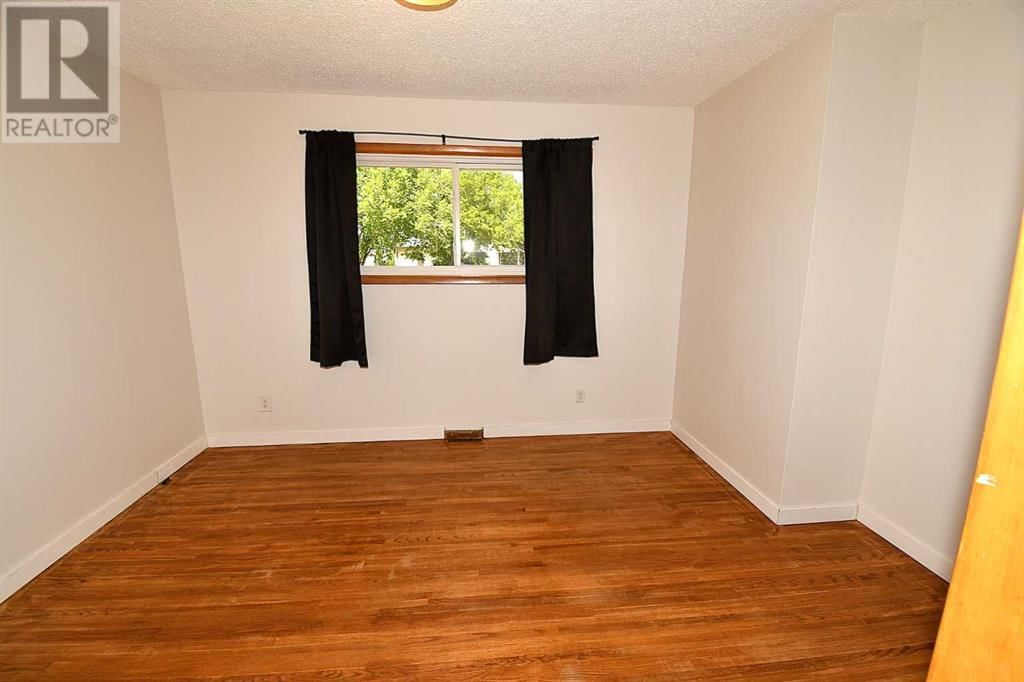 209 3 AVENUE WEST Image 13