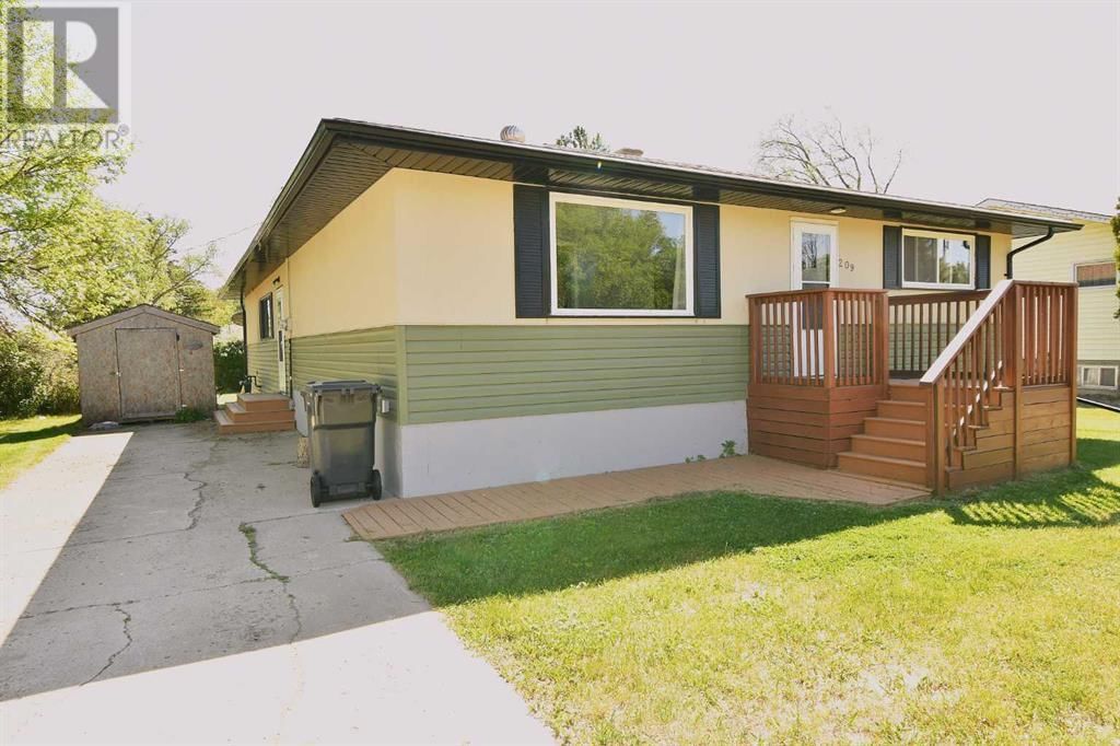 209 3 AVENUE WEST Image 2