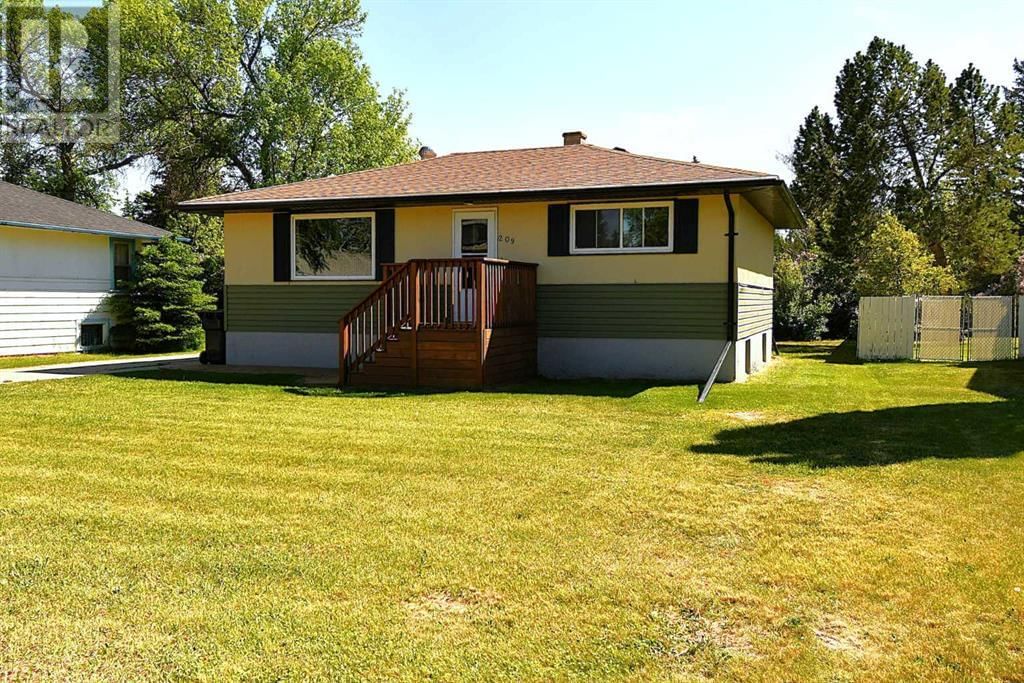 209 3 AVENUE WEST Image 4