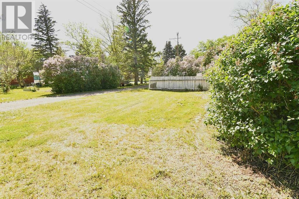 209 3 AVENUE WEST Image 44