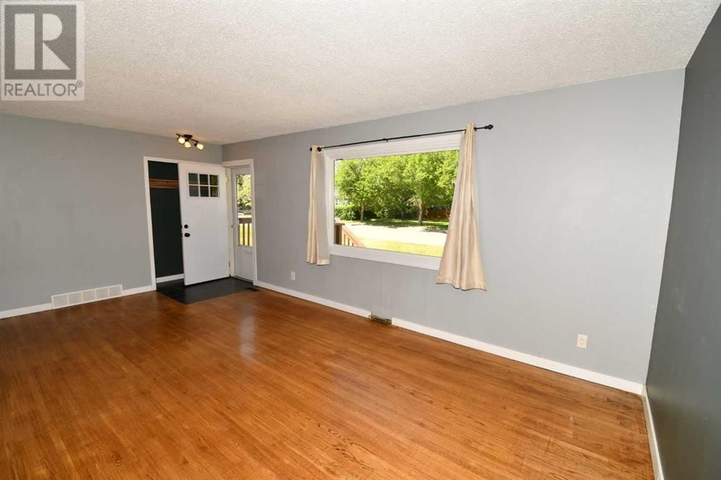 209 3 AVENUE WEST Image 5