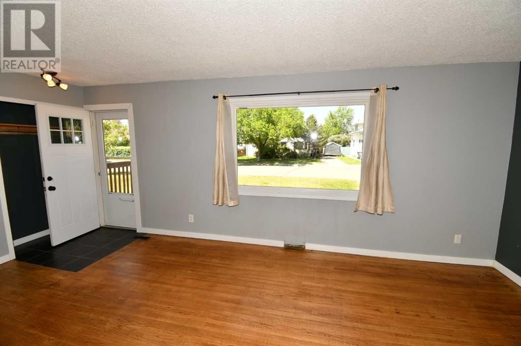 209 3 AVENUE WEST Image 6