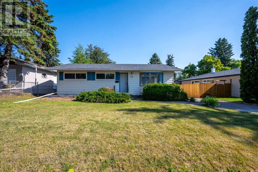 724 80 AVENUE SOUTHWEST Image 1