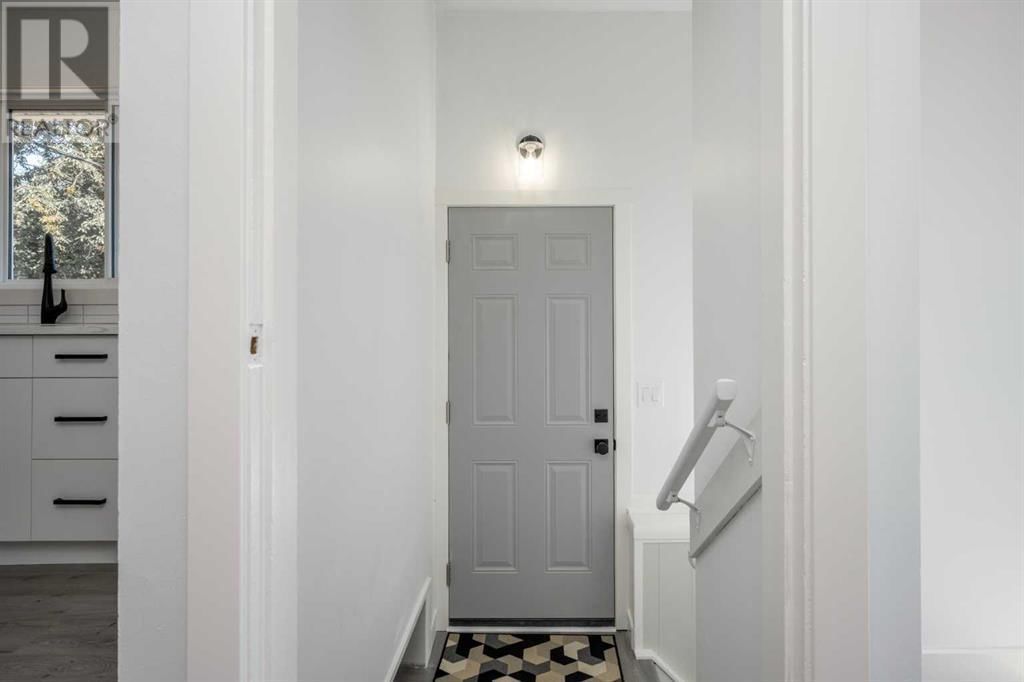 724 80 AVENUE SOUTHWEST Image 25