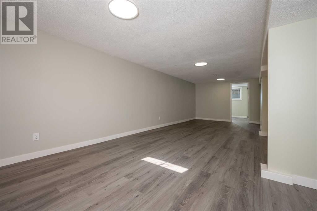 724 80 AVENUE SOUTHWEST Image 28