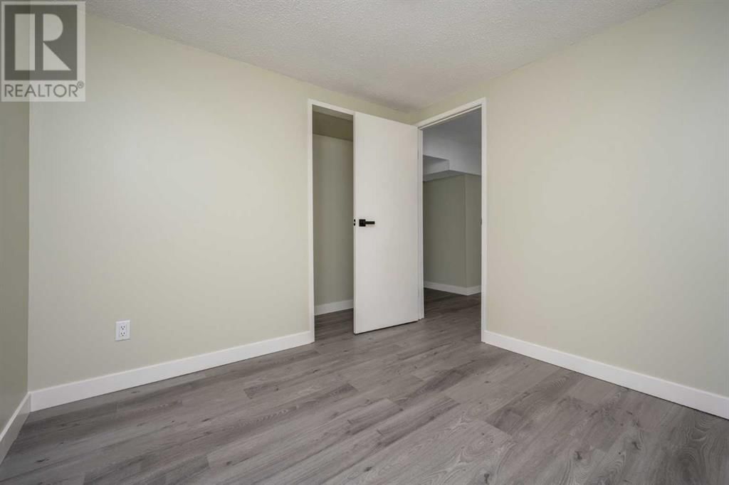 724 80 AVENUE SOUTHWEST Image 30