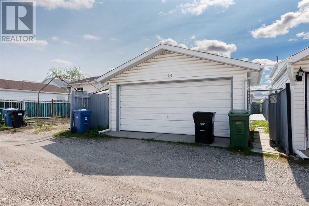 24 HUNTERHORN CRESCENT NORTHEAST Image 24