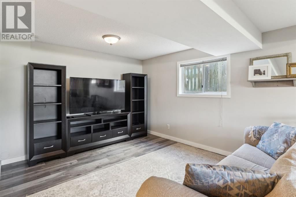 8 WEST MACKAY CRESCENT Image 21