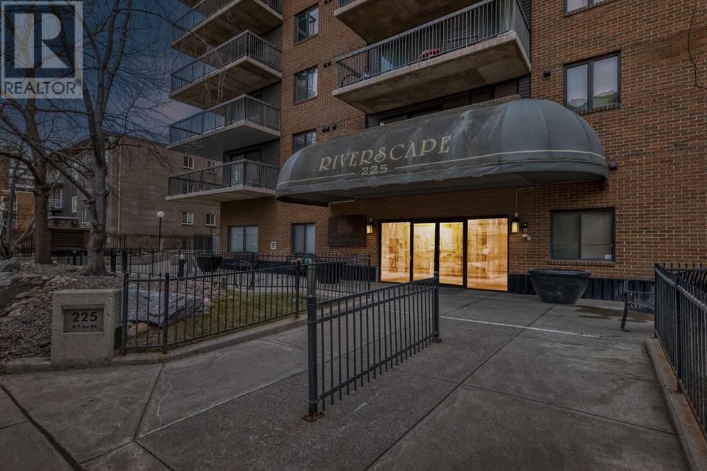 225 25 AVENUE SOUTHWEST Image 36