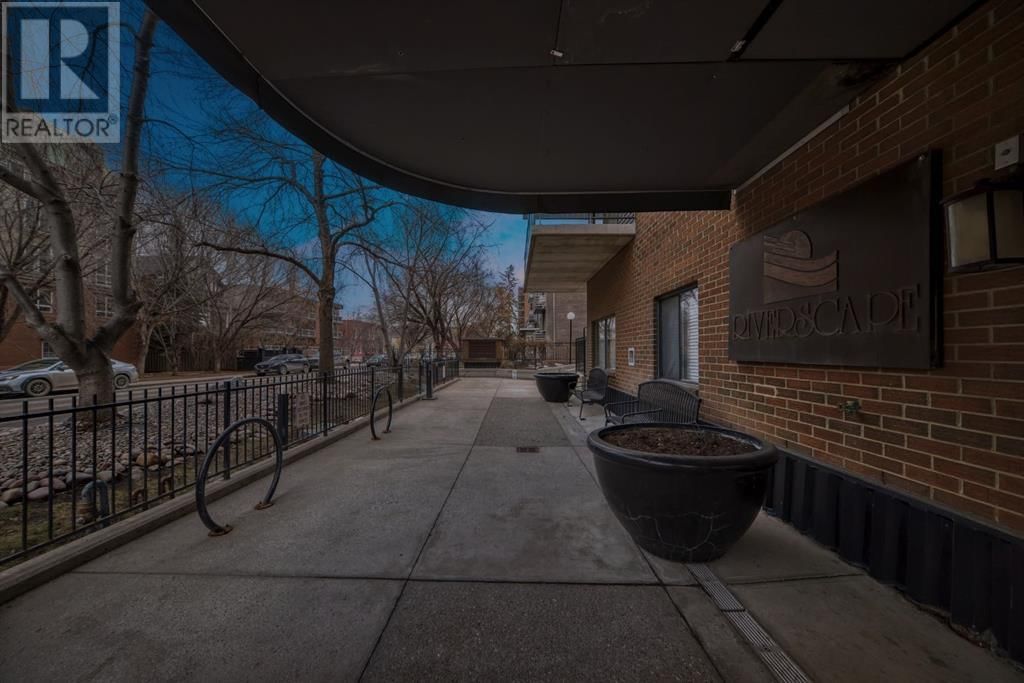 225 25 AVENUE SOUTHWEST Image 37