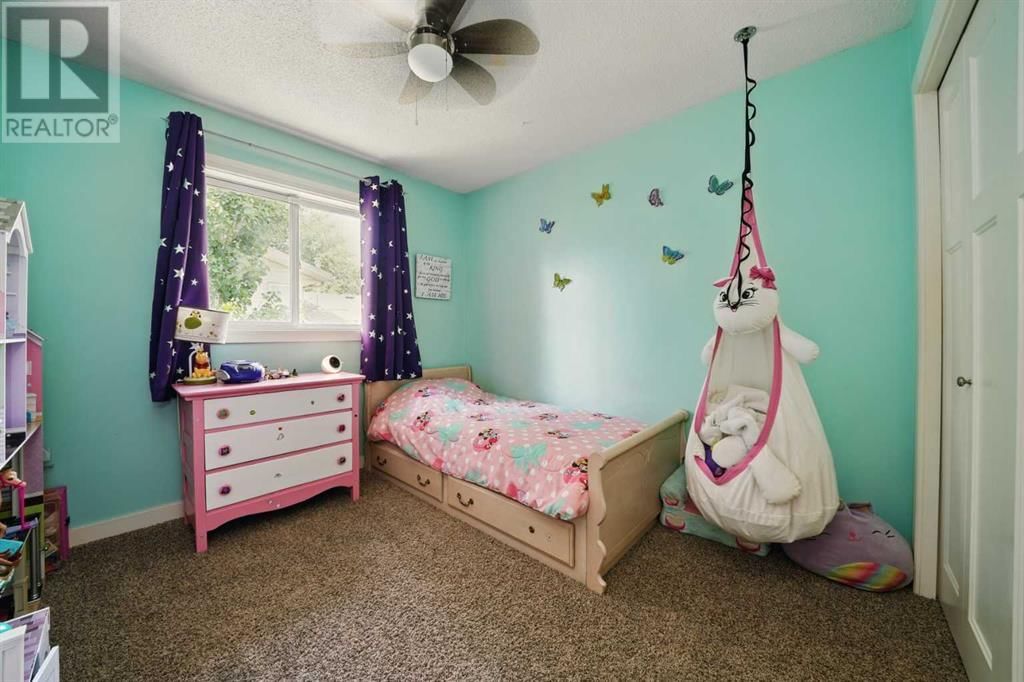 74 HATHAWAY LANE Image 12