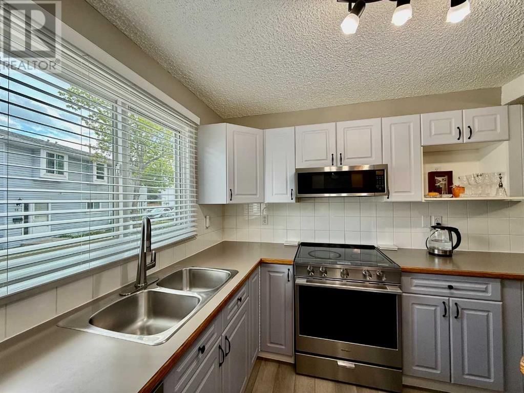 4810 40 AVENUE SOUTHWEST Image 5