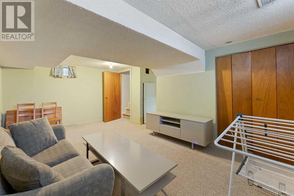 2612 26A STREET SOUTHWEST Image 22