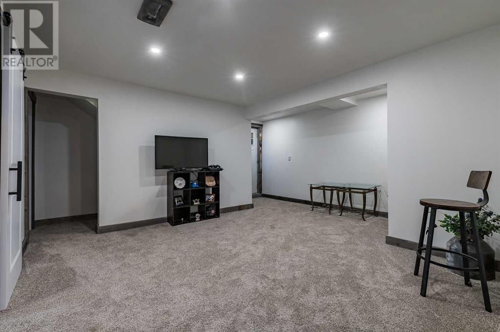482154 176 STREET WEST Image 22