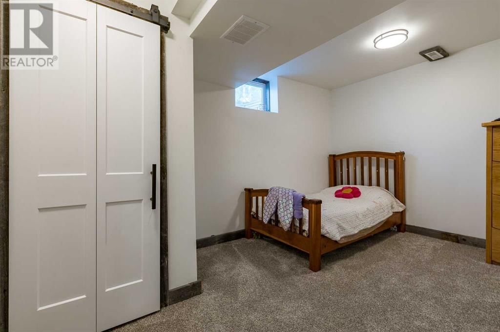 482154 176 STREET WEST Image 24