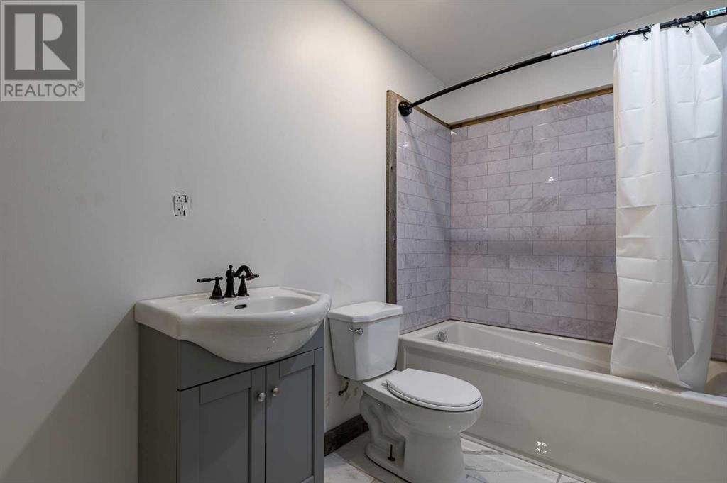 482154 176 STREET WEST Image 25