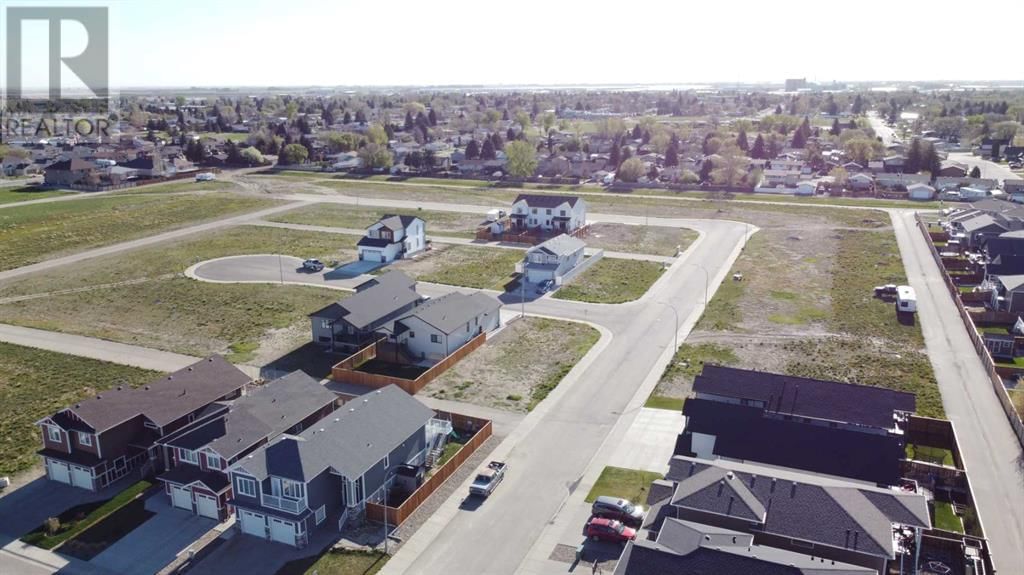 4352 54 AVENUE Image 1