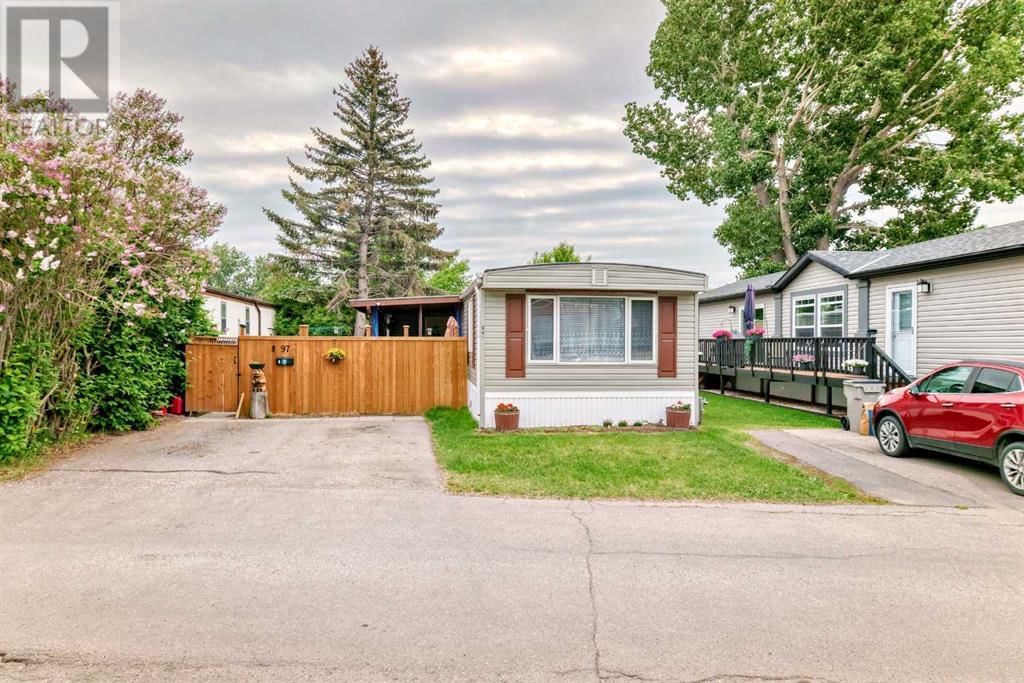 6724 17 AVENUE SOUTHEAST Image 1