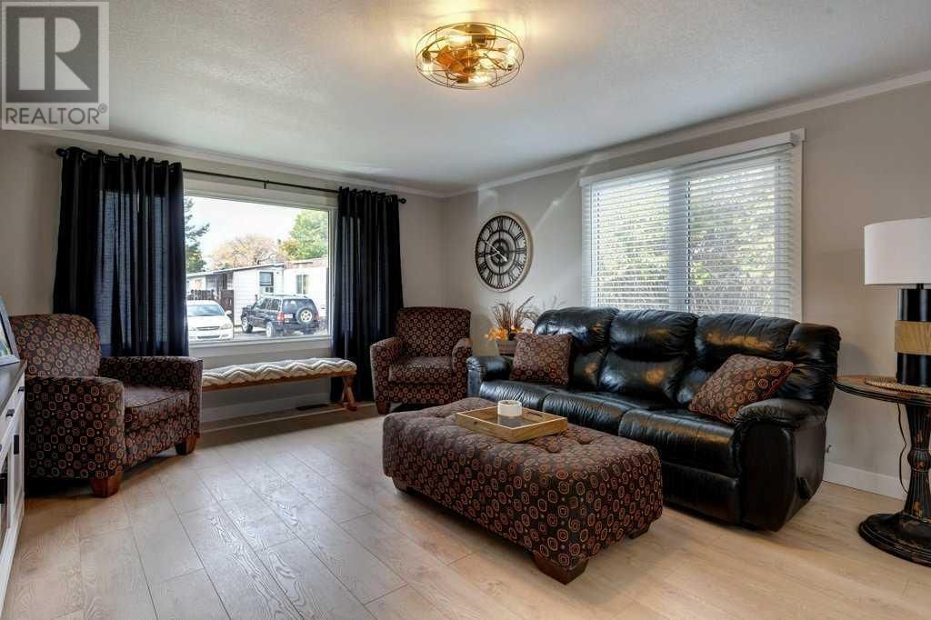 6724 17 AVENUE SOUTHEAST Image 12