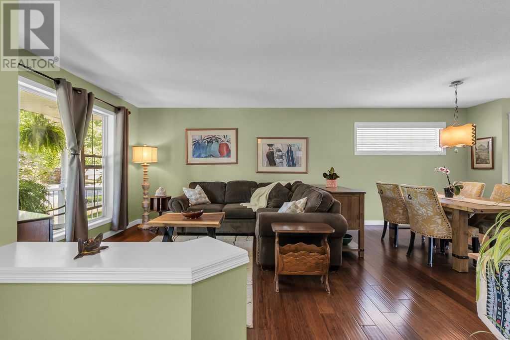 115 PRESTWICK LANE SOUTHEAST Image 3