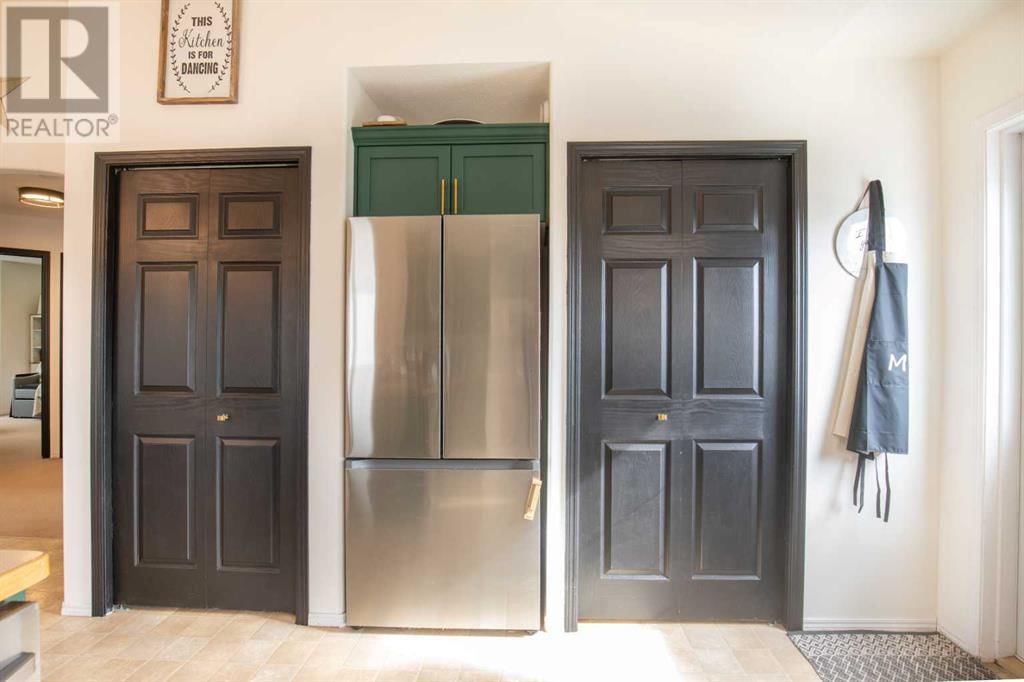 327 DUSTON STREET Image 10