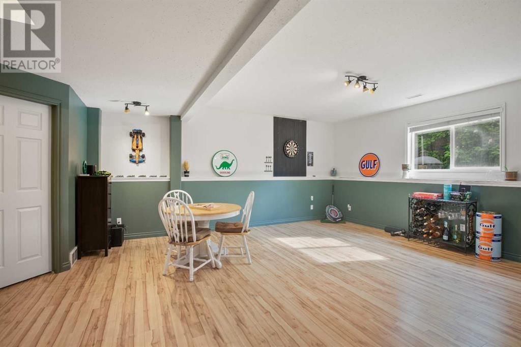 327 DUSTON STREET Image 17
