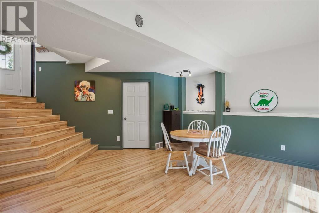 327 DUSTON STREET Image 18