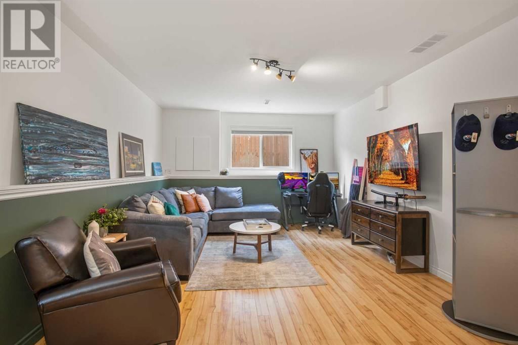 327 DUSTON STREET Image 20