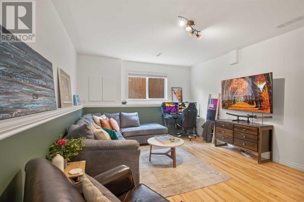 327 DUSTON STREET Image 21