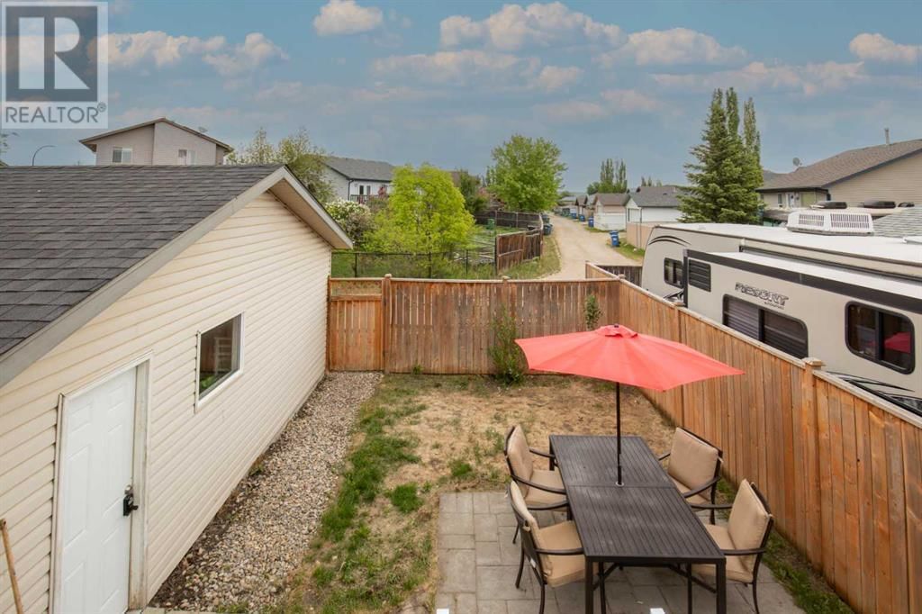327 DUSTON STREET Image 32