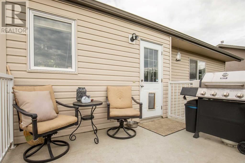 327 DUSTON STREET Image 33