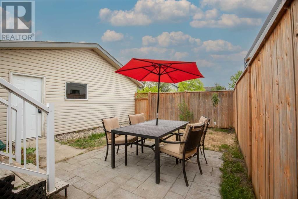 327 DUSTON STREET Image 38