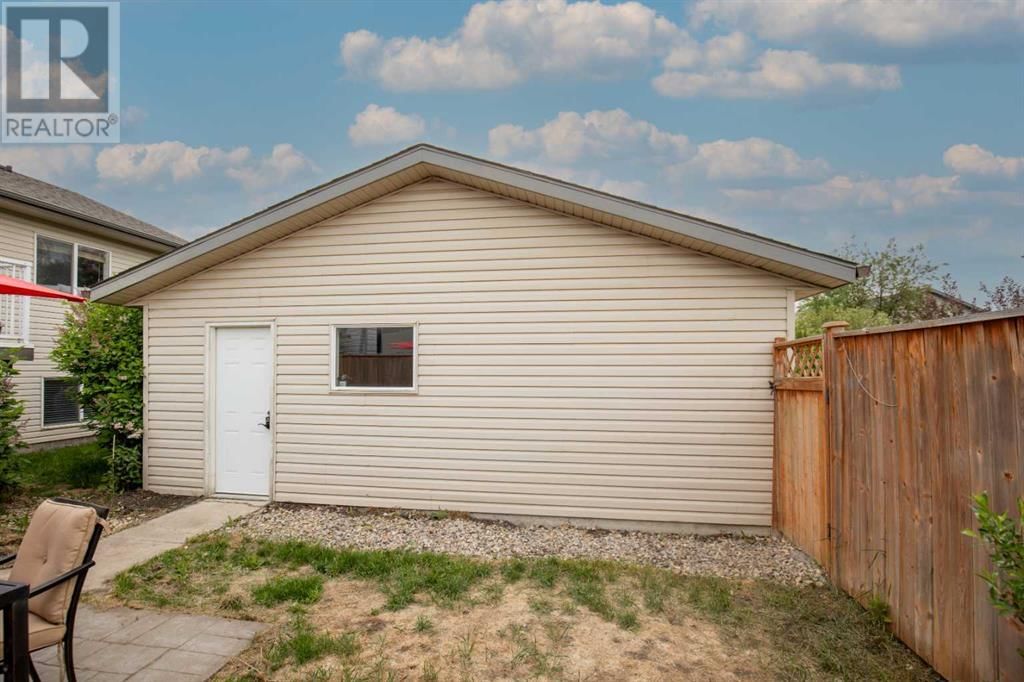 327 DUSTON STREET Image 41