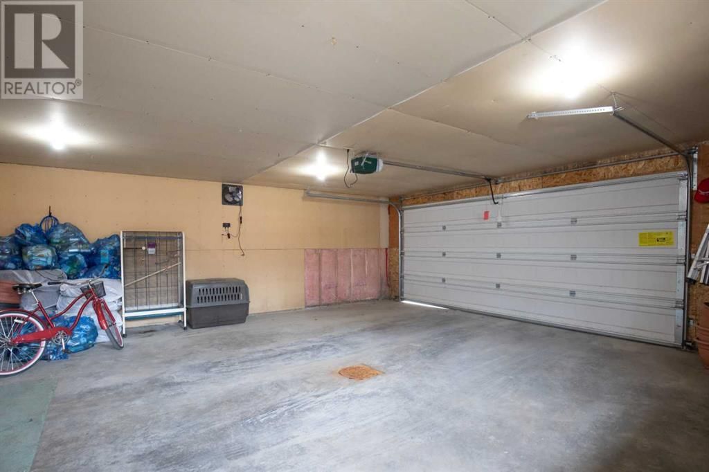 327 DUSTON STREET Image 43